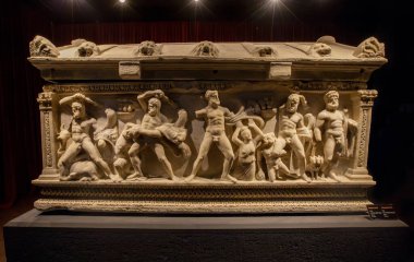 24 Ekim 2023, Antalya, Türkiye: Antalya Arkeoloji Müzesi 'nde rahatlatıcı lahit. Antik Lycian cenaze törenleri ve mezarları