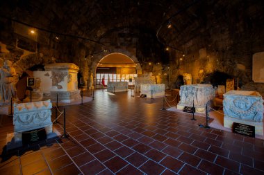 Denizli, Türkiye - 31 Ocak 2024: Pamukkale 'deki Hierapolis Arkeoloji Müzesi