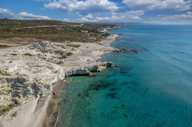 Alacati 'nin en güzel plajlarından biri, Delikli Körfezi plajı,