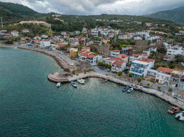 Mordogan, Türkiye - 07 Şubat 2024: Kaynarpinar Köyü Liman manzarası