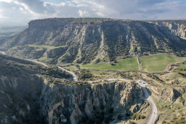 Peri bacaları, Kula Geopark Manisa, Türkiye 'de. Kuladoccia olarak da bilinen Kula Volkanik Geopark. UNESCO tarafından bir UNESCO Global Geopark olarak tanındı ve ülkenin tek geopark 'ıdır.