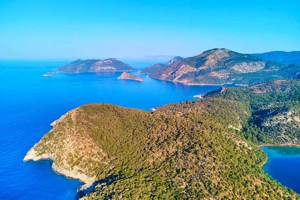 Вид Повітря Середземноморське Блакитне Море Гірським Островом Ліцензійні Стокові Фото