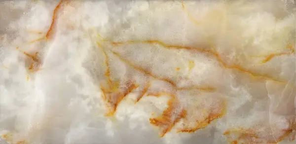 Altın çizgileri olan parlak beyaz akik taş mermer.