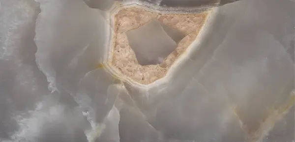 Beyaz taş mermer parlak bir buz.