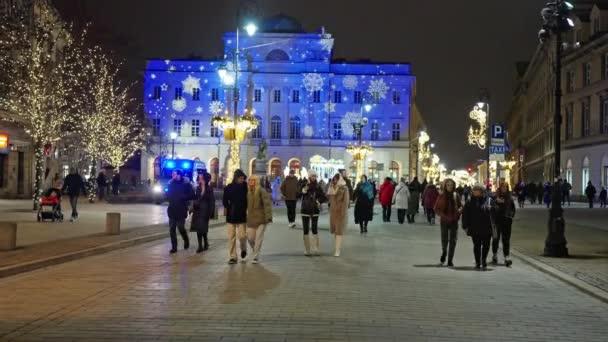 Varsóvia Polônia Dezembro 2023 Noite Natal Pessoas Estão Andando Pela — Vídeo de Stock