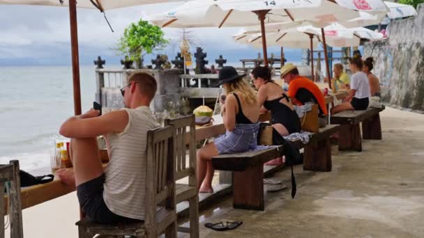 Largo Costa Hay Café Donde Gente Disfruta Deliciosa Comida Charlan — Vídeos de Stock
