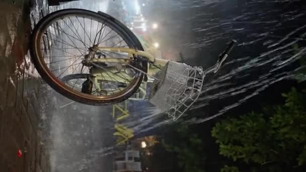 Retro Yellow Bicycle Bicycle Bag Gets Wet Rain Night Heavy — Stock Video