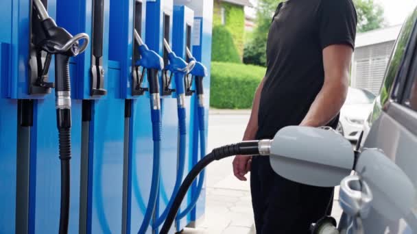 Stasyon Pompasında Benzinle Dolduruyorum Arabanın Deposu Yakıt Dolu Diesel Petrol — Stok video