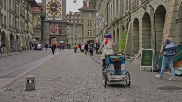 Beautiful Streets Switzerland Old Town Tourists Looking Ancient Buildings Shop — Stock Video