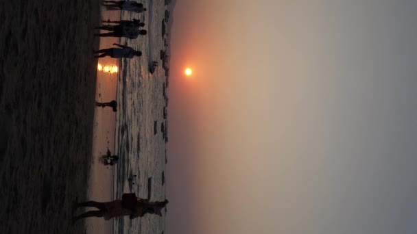 Solnedgång Pattaya Havets Strand Människor Tittar Vacker Solnedgång Säljare Hatt — Stockvideo