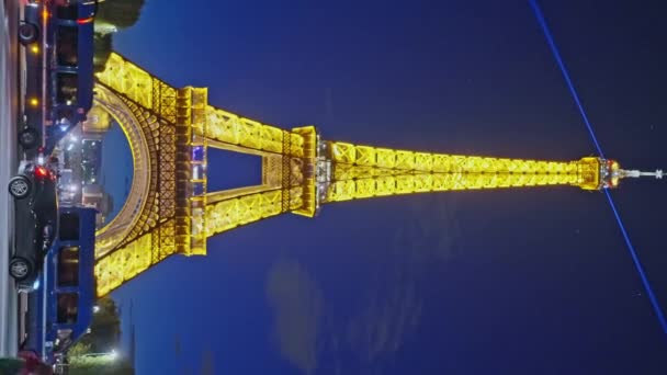 Παρίσι Γαλλία Ιουλίου 2023 Πύργος Του Άιφελ Άνθρωποι Στον Τσαμπ — Αρχείο Βίντεο