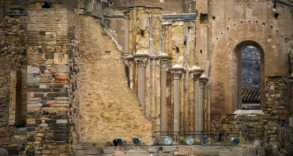 カルタヘナの古い大聖堂の遺跡の眺め ムルシア州 スペイン 中央の身廊と背景に窓の列と — ストック写真