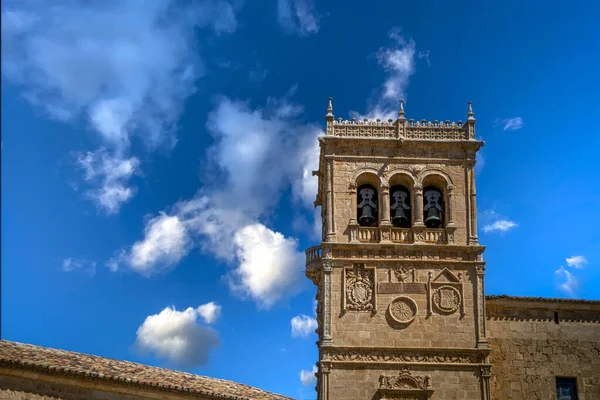Vízszintes Kilátás Gyönyörű Platereszk Torony Templom Morn Almazan Soria Spanyolország — Stock Fotó