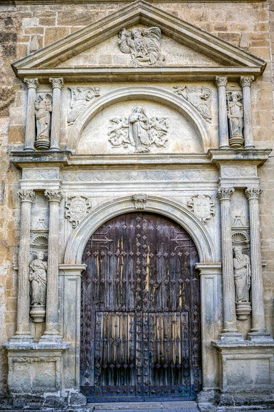 西班牙Albacete Yeste假定教堂的纪念馆入口 — 图库照片