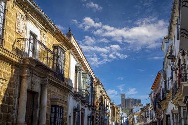 Osuna, Seville, Endülüs, İspanya 'da muhteşem ve tarihi Seville Caddesi.
