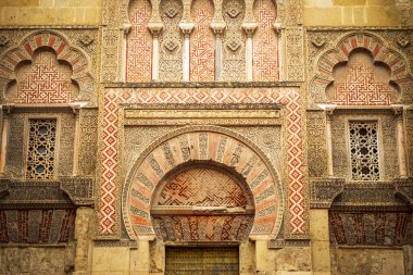 Güneybatı geçitinin detaylı görüntüleri, İspanya 'nın Crdoba, Endülüs kentindeki Puerta de San Sebastin' in yanında.