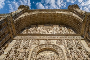 Salamanca, Castilla y Leon, İspanya 'daki San Esteban Manastırı' nın platerik cephesinin ayrıntıları.