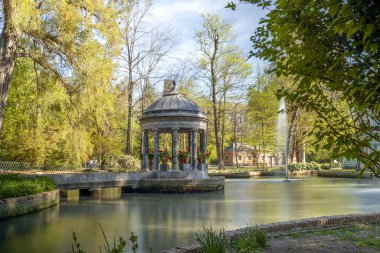Aranjuez, Madrid, İspanya 'daki Jardn del Prncipe' deki Chinescos Gölü