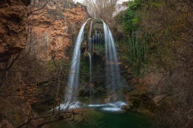Sierra de Alcaraz, Albacete, Castilla la la Mancha, İspanya 'daki Batane Şelalesi manzarası