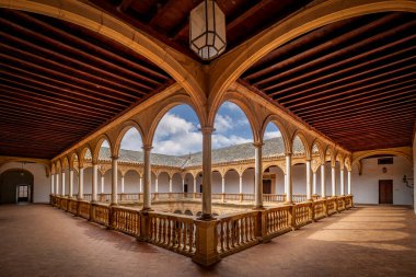 La Asuncin de Calatrava de Almagro Manastırı 'nın güzel Rönesans Manastırı. İspanya Ciudad Real, birinci kattan.