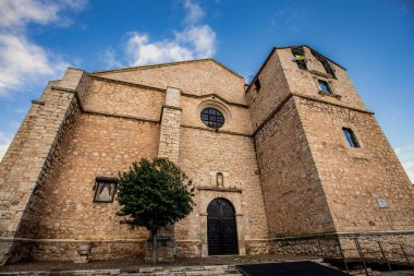 Almagro, Ciudad Real, Castilla la la Mancha, İspanya 'daki Kutsal Ana Kilisesi' nin anıtsal cephesi.