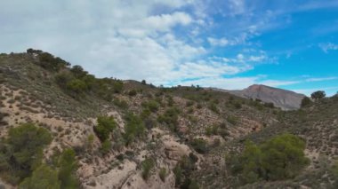 İspanya 'nın Murcia bölgesindeki Abanilla belediyesinden geçen Chicamo Nehri' nin Garaganta manzarası
