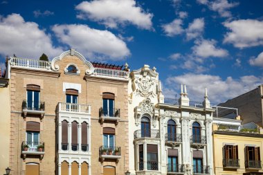 İspanya 'nın Murcia kentindeki Cardenal Belluga Meydanı' ndaki tarihi binaların detayları..