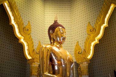 Bangkok, Tayland 'daki Wat Traimit tapınağında som altından bir Buda heykeli bulundu.