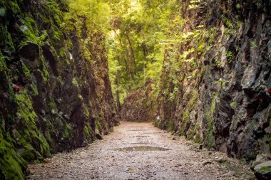 Kanchanaburi, Tayland 'da savaş esirleri tarafından inşa edilen ünlü Hellfire Geçidi.