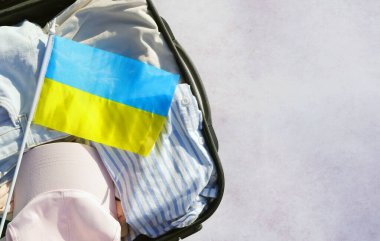 Ukrayna 'ya git. Bayrak dolu bavul. Dünyayı keşfet. 