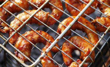 Kızarmış karides. Deniz ürünleri barbeküsü.