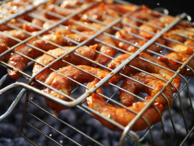 Kızarmış karides. Deniz ürünleri barbeküsü.