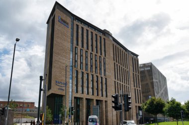 Liverpool, UK- 8 Eylül 2022: Liverpool Üniversitesi Uluslararası Üniversite Binası.