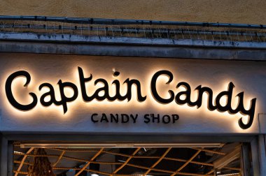 Venedik, İtalya - 25 Şubat 2023 Venedik 'teki Kaptan Şekerci Dükkanı' nın işareti.