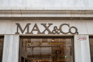 Venedik, İtalya - 27 Şubat 2023: MAX & Co. Venedik İtalya.
