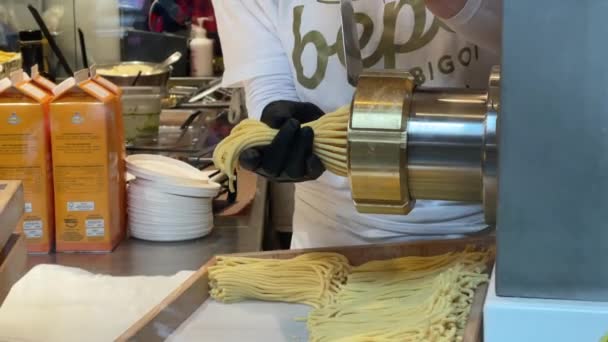 Venedig Italien Feb 2023 Video Färsk Pasta Som Görs Resturant — Stockvideo