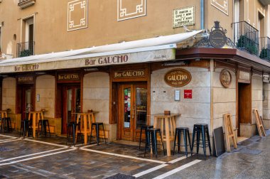 Pamplona, İspanya - 19 Mayıs 2024: Pamplona 'da Bar Gaucho' nun önü