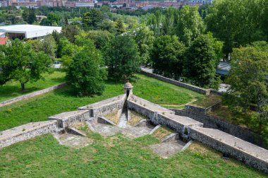 Pamplona İspanya 'nın eski şehir duvarları