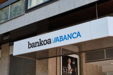 Bilbao, İspanya - 28 Mayıs 2024: Bilbao 'daki Bankoa Abanca Bankası' nın önü