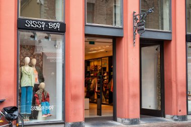 Bruges, Belçika - Bölüm 27, 2024 Bruges 'deki Sissy Boy mağazasının önü