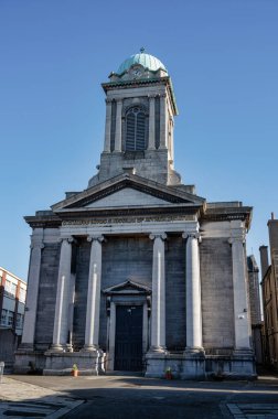 Dublin, Ireland- 5 Şubat 2025 Dublin 'deki Myra Kilisesi' nin önü..