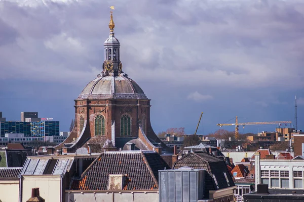 Vista Del Paisaje Urbano Centro Ciudad Marekerk Leiden Países Bajos —  Fotos de Stock