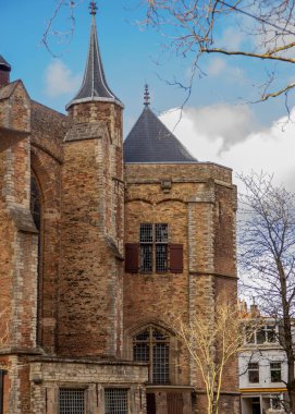 19 Nisan 2023, Delft, Hollanda, Nieuwe Kerk Delft 'in merkezindeki işaret karesinde.