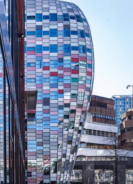 02 Nisan 2023, Utrecht, Hollanda, Utrecht Merkez İstasyonu yakınlarındaki Modern Ofis Binaları