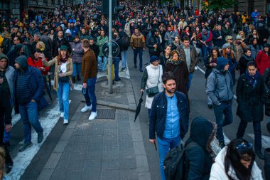 12 Mayıs 2023, Belgrad, Sırbistan, Belgrad okulunda ve Belgrad yakınlarındaki Mladenovac kentinde toplu katliamın yol açtığı şiddete karşı protesto