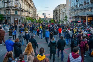 12 Mayıs 2023, Belgrad, Sırbistan, Belgrad okulunda ve Belgrad yakınlarındaki Mladenovac kentinde toplu katliamın yol açtığı şiddete karşı protesto