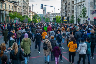 12 Mayıs 2023, Belgrad, Sırbistan, Belgrad okulunda ve Belgrad yakınlarındaki Mladenovac kentinde toplu katliamın yol açtığı şiddete karşı protesto