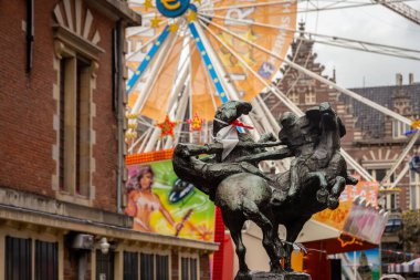 23 Nisan 2023, Haarlem, Hollanda, Haarlem 'deki araçlarla ilgili geleneksel Çiçek Geçidi' nin Çevre Ayrıntıları