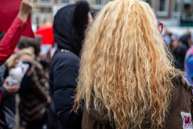 19 Ekim 2023 Perşembe, Amsterdam, Hollanda, Red Lightdistrict Sex işçileri, seks işçilerinin Amsterdam 'ın Noord ve Zuid bölgelerine pencere yerleştirme önerisini protesto etmek için yürüdüler..