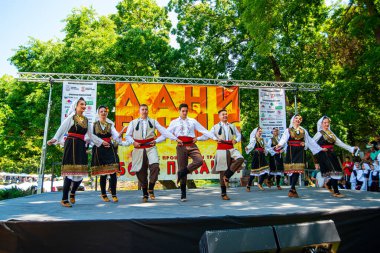 12 08 2023 Bela Palanka, Sırbistan, Sırp folklor grubu Banice Günleri 'nde gösteri yaptı 